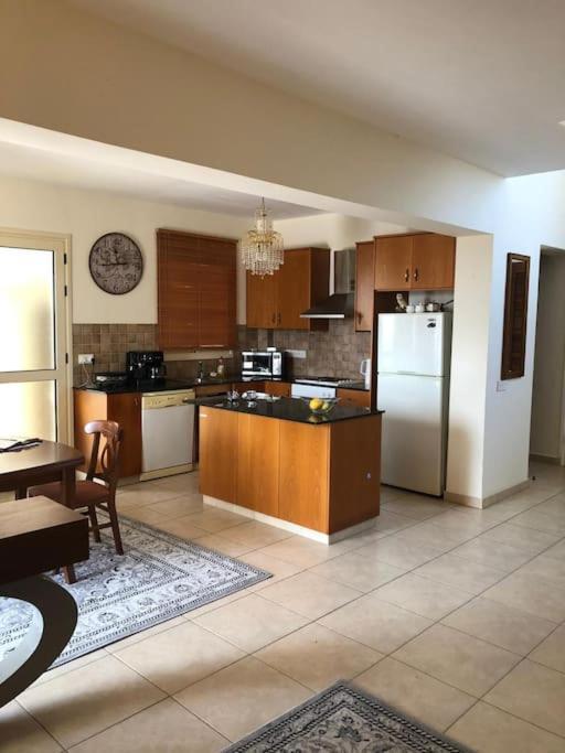 Budget Escape To The Seaside Larnaca Exterior foto