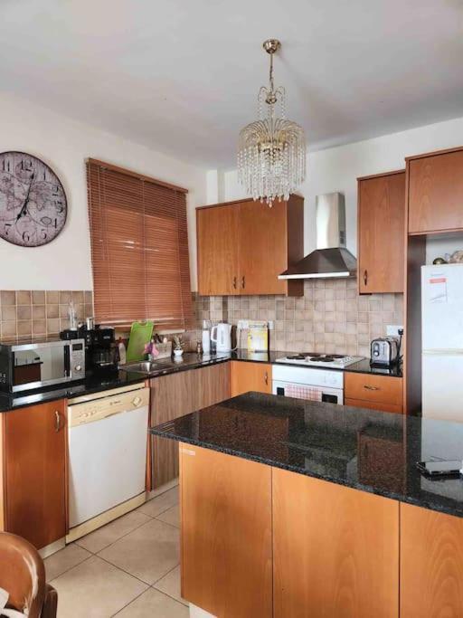 Budget Escape To The Seaside Larnaca Exterior foto